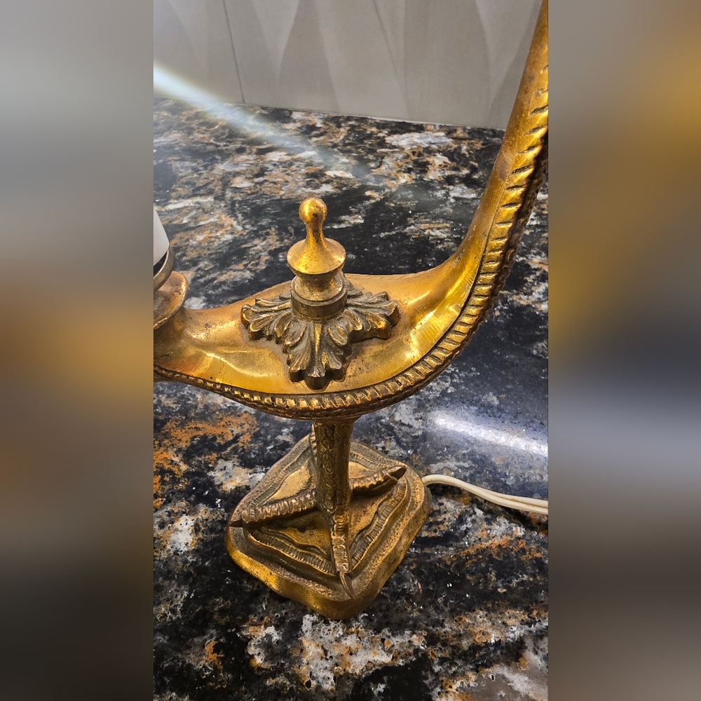 Italian Grand Tour Style Gilt Bronze & Tole Lamp RARE VINTAGE COLLECTIBLE - Picture 4 of 7
